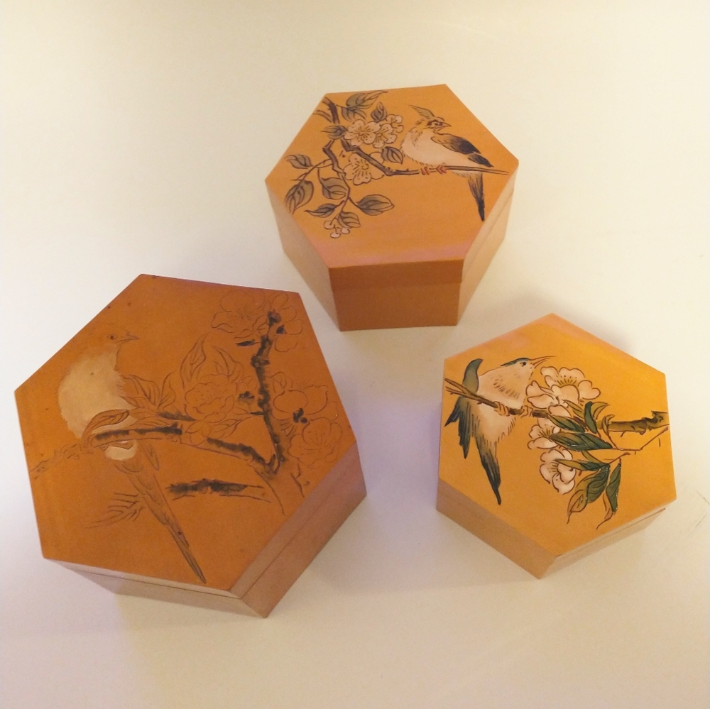 Vintage Chinese bamboo nesting hexagon boxes birds mid-century Asian Set Of 3